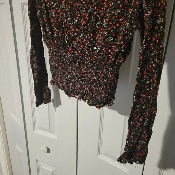 Boho Paper Crane 90s Floral Crop Top Black Deep V Neck Elastic Waist XS Longslee - Picture 6 of 7